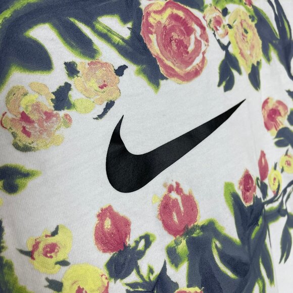 Nike T-Shirt Floral Women's Artist Collection Anna Deller-Yee Sz Small Loose Fit - Picture 13 of 14